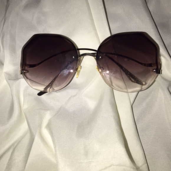 Elegant Purple Sunglasses - Picture 2 of 4